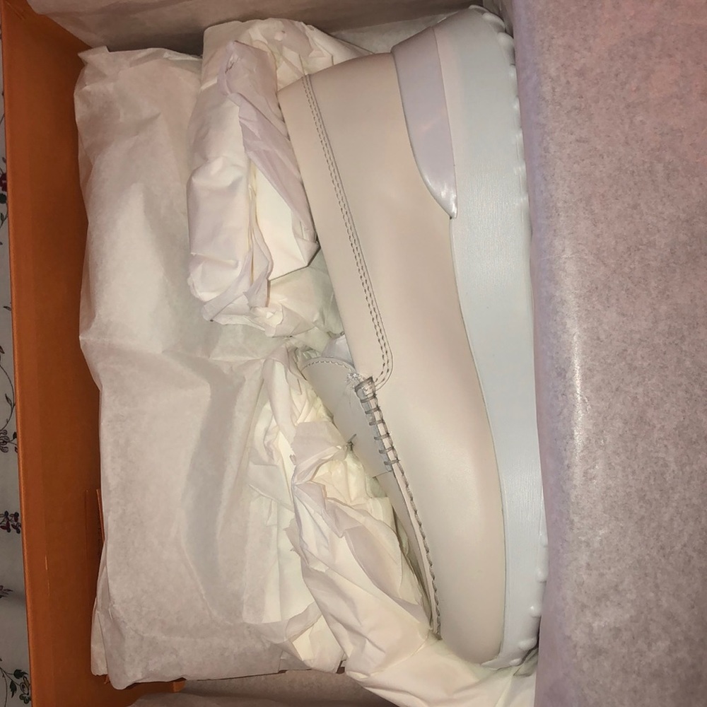 Women’s shoes